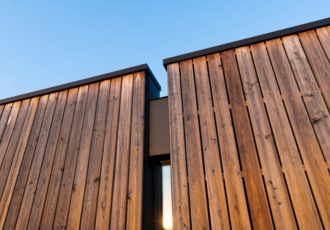 casa-di-design-con-travi-in-larice 