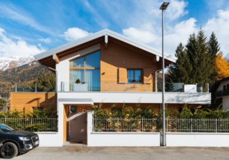 Una villa in legno che concilia la tradizione e l’architettura contemporanea. 