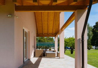 portico-con-travi-a-vista 