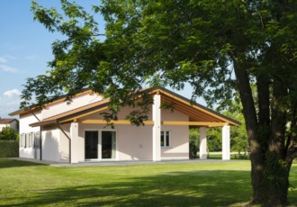 prefabbricata-telaio-casa-classica-travi-a-vista-San-Martino-al-Tagliamento 