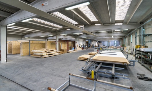 All'interno del Polo Produttivo prefabbrichiamo pareti, tetto e solai con struttura a a telaio. 