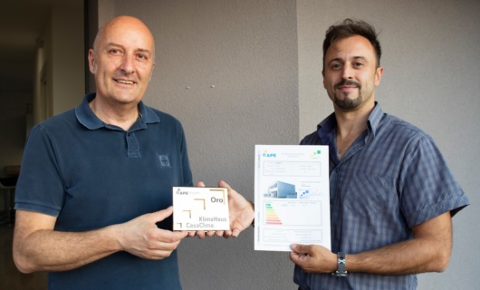 Siamo certificati CasaClima, e realizziamo ville di design in bioedilizia in classe Gold. 